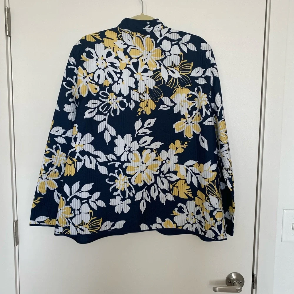 Alfred Dunner Quilted Floral Women's Jacket. Size 18.